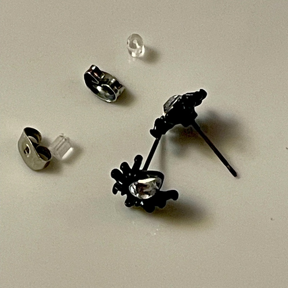 Fancy spider studs
